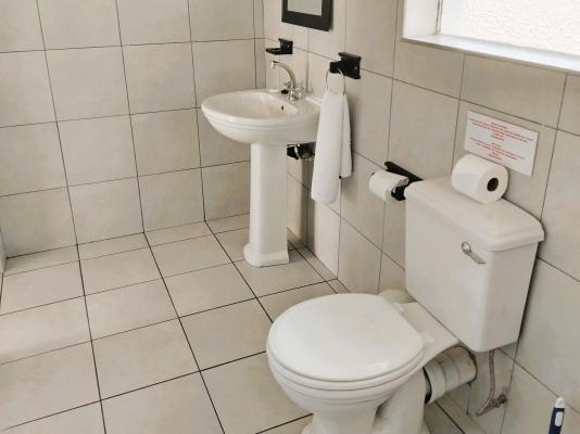 Mount Currie Inn - 242114