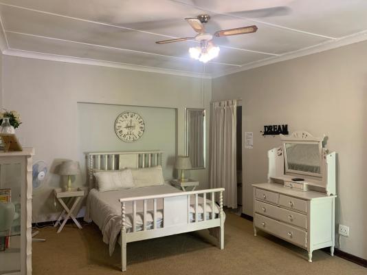 B&B @ Bloem - 242130