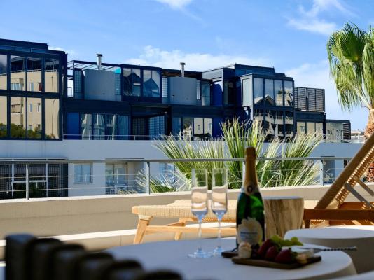 Amanzi V&A Luxury Apartments-Suite 301 - 242141