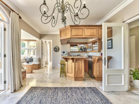 Devonport House - Constantia - 242168