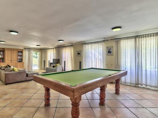 Devonport House - Constantia - 242180