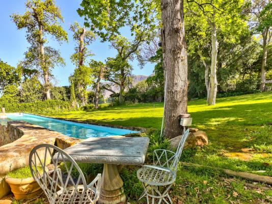 Devonport House - Constantia - 242186