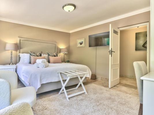 Devonport House - Constantia - 242190