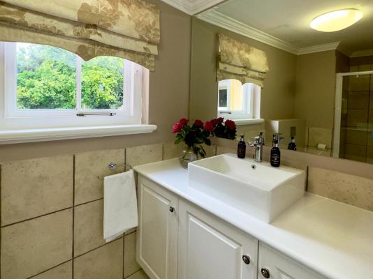 Devonport House - Constantia - 242191