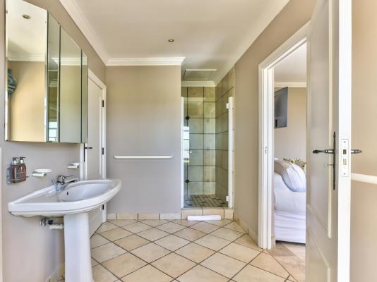 Devonport House - Constantia - 242194