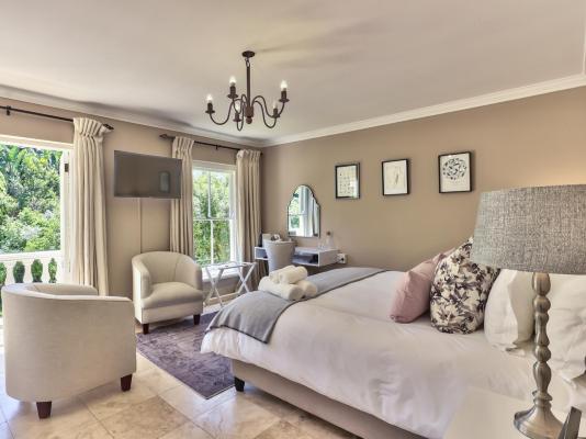 Devonport House - Constantia - 242215