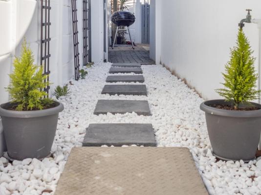 Hideaway Self-Catering Studio - 242224