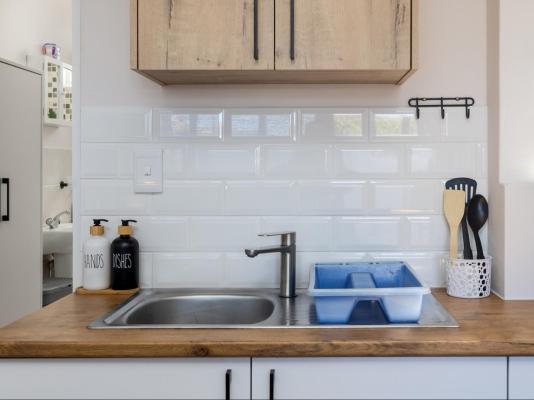 Hideaway Self-Catering Studio - 242226