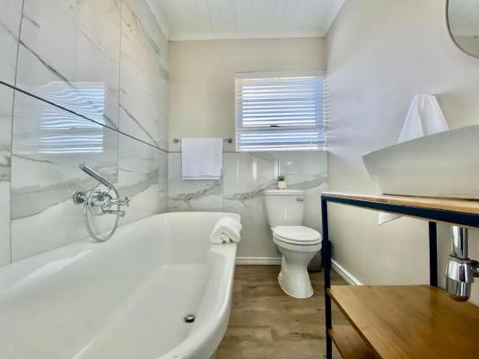 Oystercatcher House - 242301