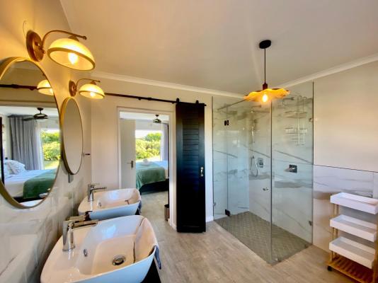 Oystercatcher House - 242310