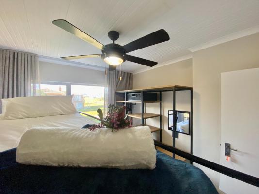 Oystercatcher House - 242311