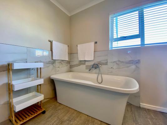 Oystercatcher House - 242317