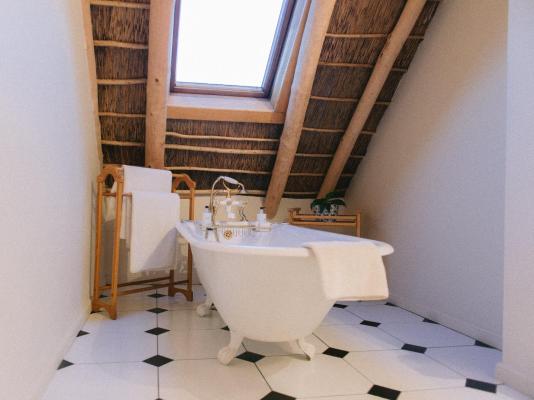 Room image 5