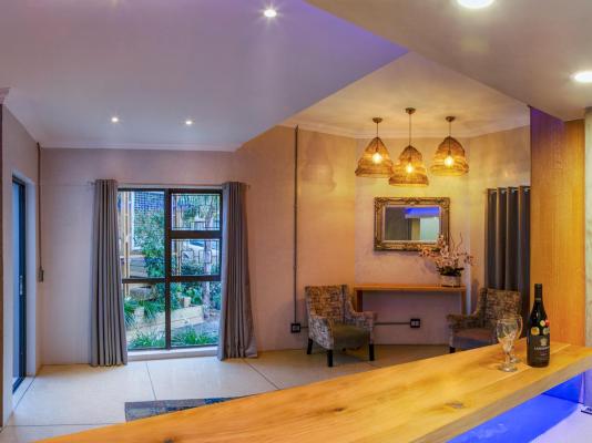 Bishops Lodge & Whaler's Inn - 242429