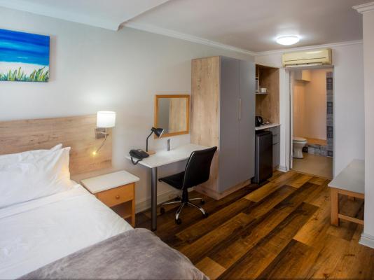 Bishops Lodge & Whaler's Inn - 242449