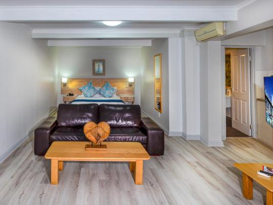 Bishops Lodge & Whaler's Inn - 242468