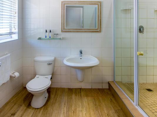 Bishops Lodge & Whaler's Inn - 242473