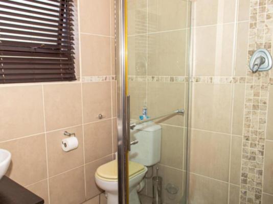 Lalapanzi Guest Lodge P.E - 242491