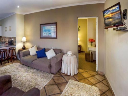 Lalapanzi Guest Lodge P.E - 242501