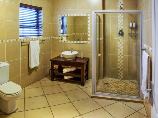 Lalapanzi Guest Lodge P.E - 242502
