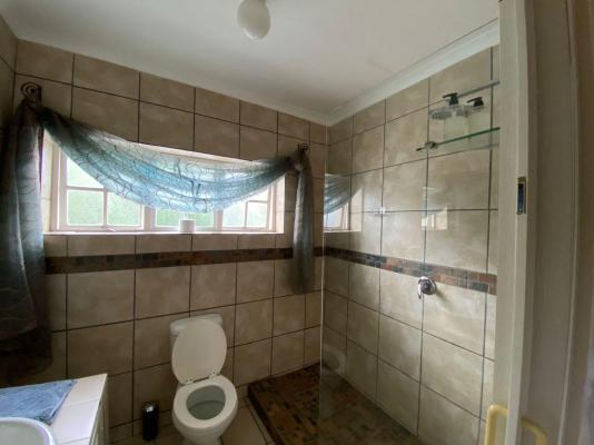 CrayFish Creek Guest House - 242592