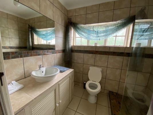 CrayFish Creek Guest House - 242593