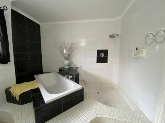 CrayFish Creek Guest House - 242600