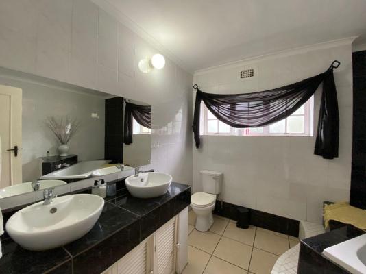 CrayFish Creek Guest House - 242603