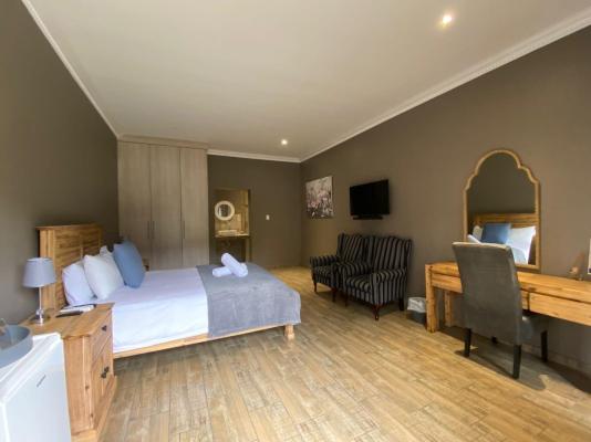 CrayFish Creek Guest House - 242626