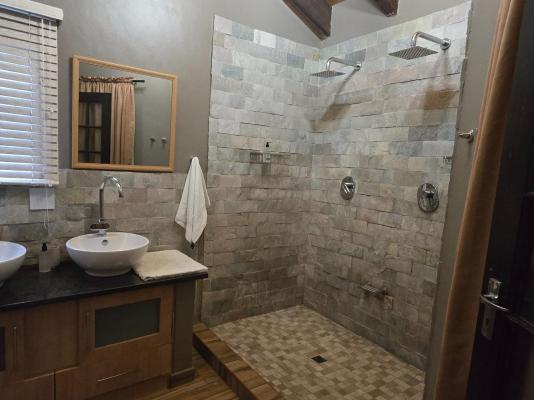 CrayFish Creek Guest House - 242631