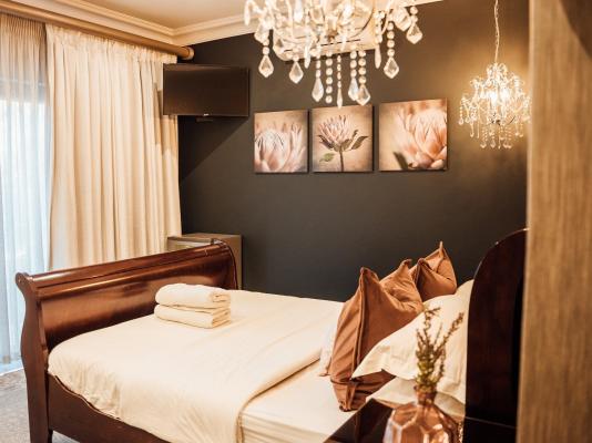 Potch Manor Guest House - 242755