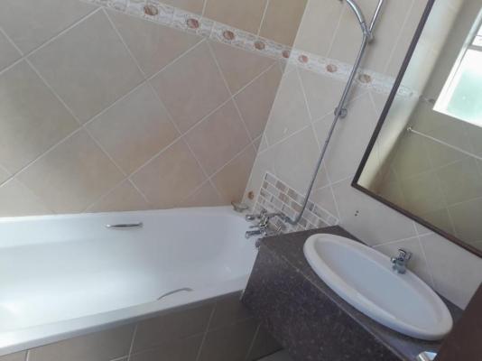 Sapphire Hotel - 242800