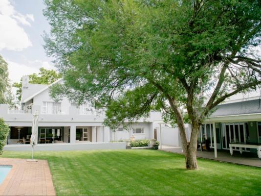 Bateleur Guesthouse - 242977