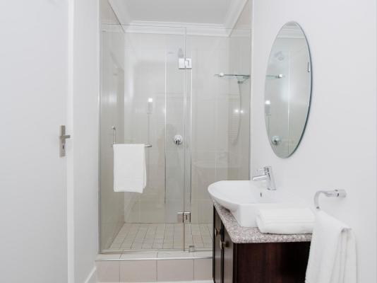 Bateleur Guesthouse - 242991