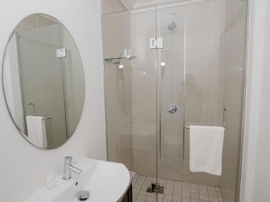 Bateleur Guesthouse - 242993