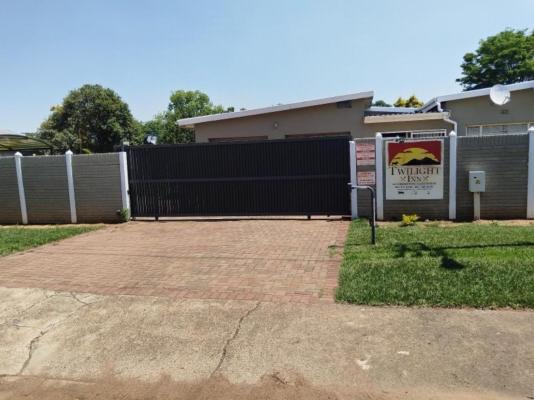 Twilight Inn - 243009