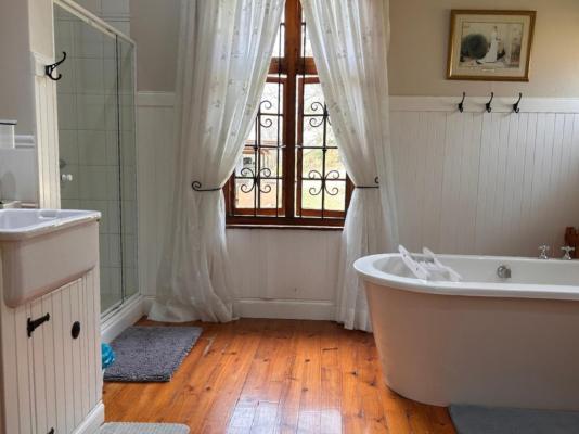 Cedarwood Guesthouse - 243025