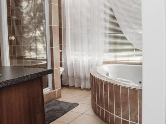 The Tier Guest Suites - 243064