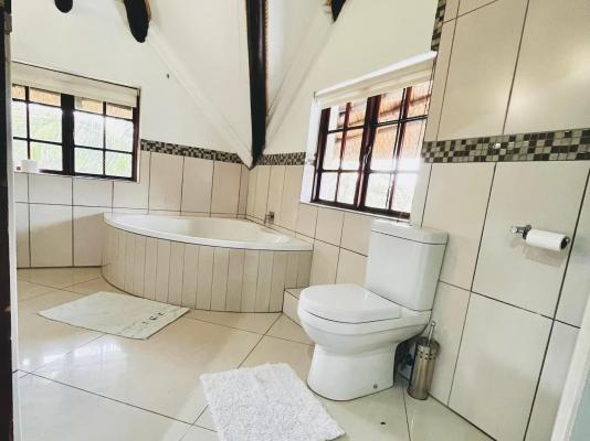 Nkhangfi Home - 243302