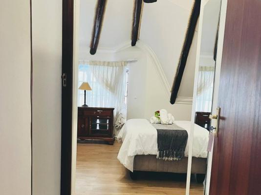 Nkhangfi Home - 243340