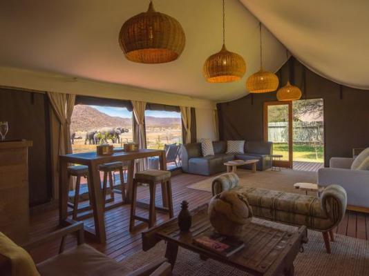Tau Game Lodge - 243653