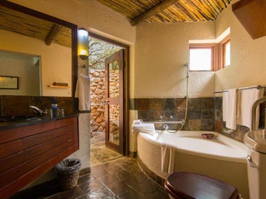 Tau Game Lodge - 243697