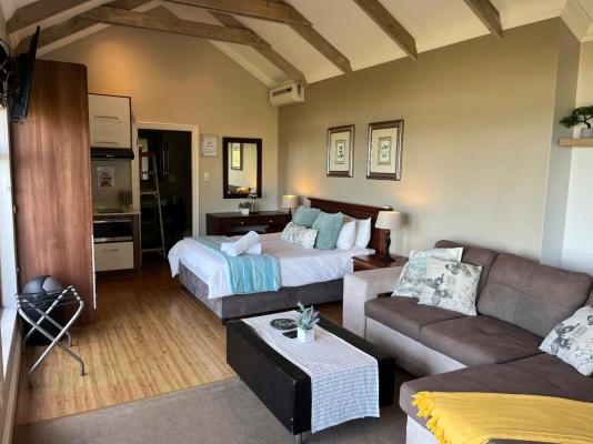 Under the Boardwalk Self Catering Studio - 244087