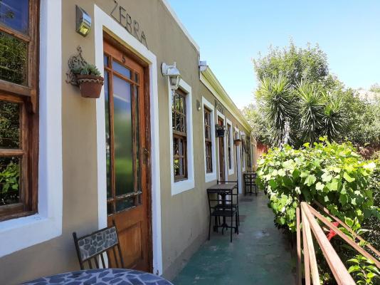 Karoo Life Bed & Breakfast - 244094