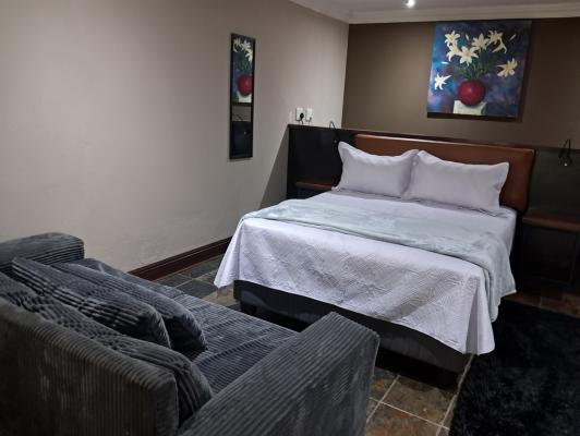 The Nugget Guest Lodge - 244240