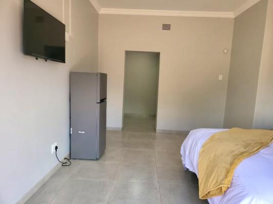 Ematolweni Guesthouse - 244244