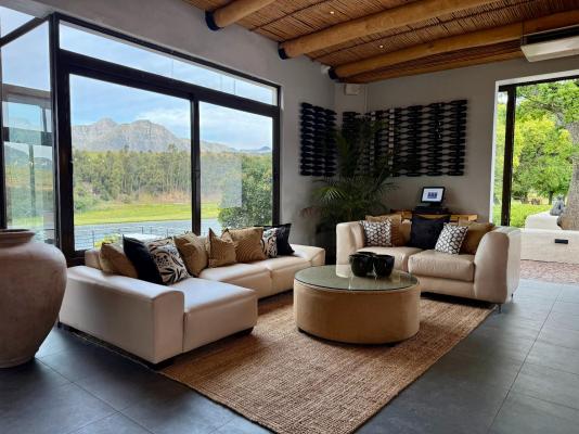 Webersburg Restaurant lounge