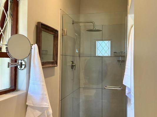 Lily's Lodge - 244400