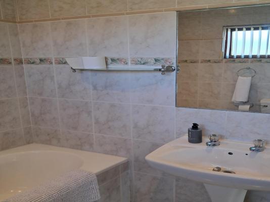 Lily's Lodge - 244403