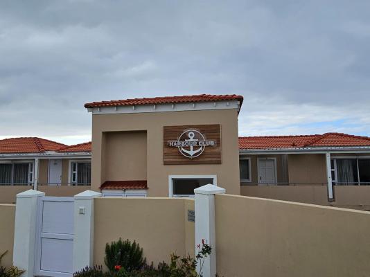 Harbour Club - 244445